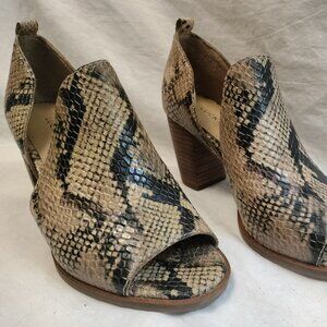 Lucky Brand Junai Heeled Shooties/Low Cut Peep-Toe Booties